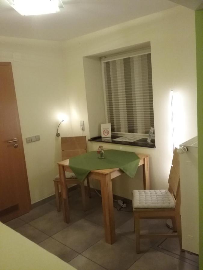 Gaestezimmer , Pension Wauri Waldenbuch Экстерьер фото